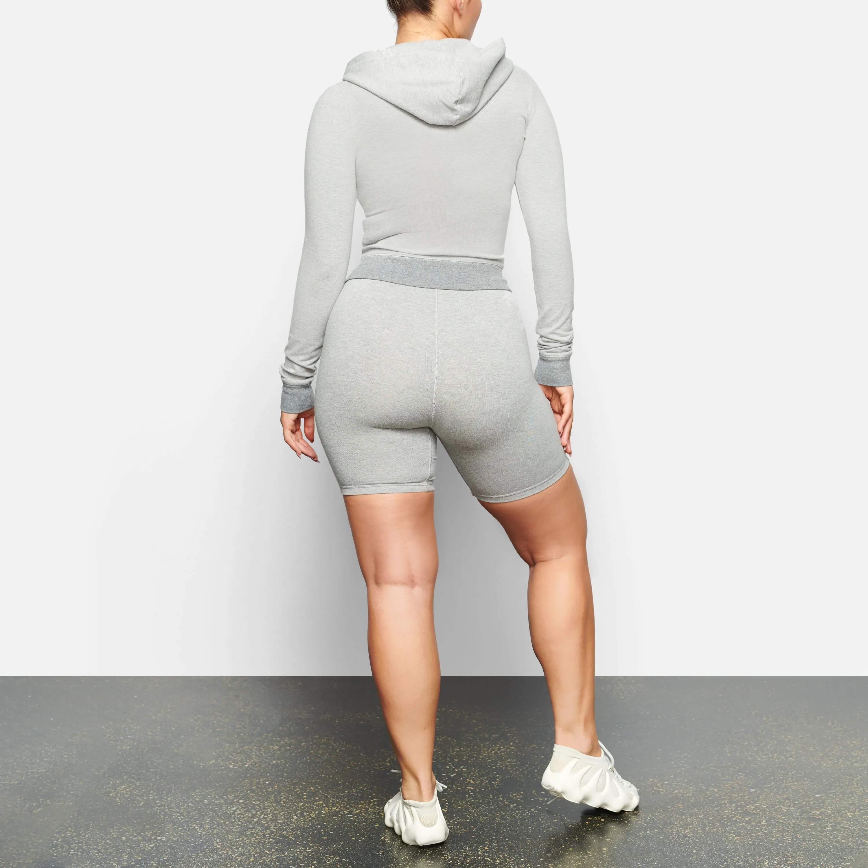 OUTDOOR BASICS ZIP UP HOODIE | HEATHER GREY