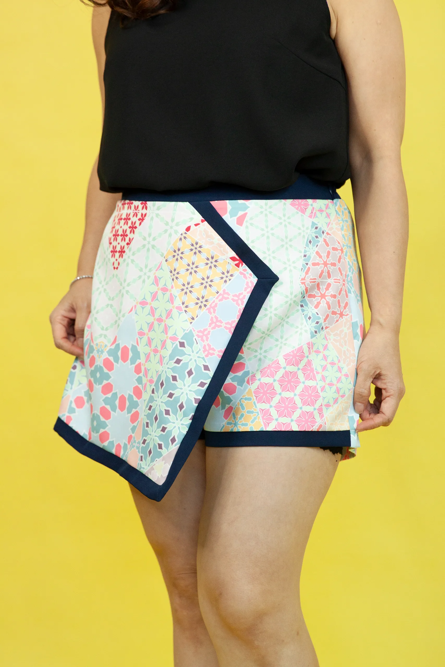 Pretty Mixture Overlap Shorts