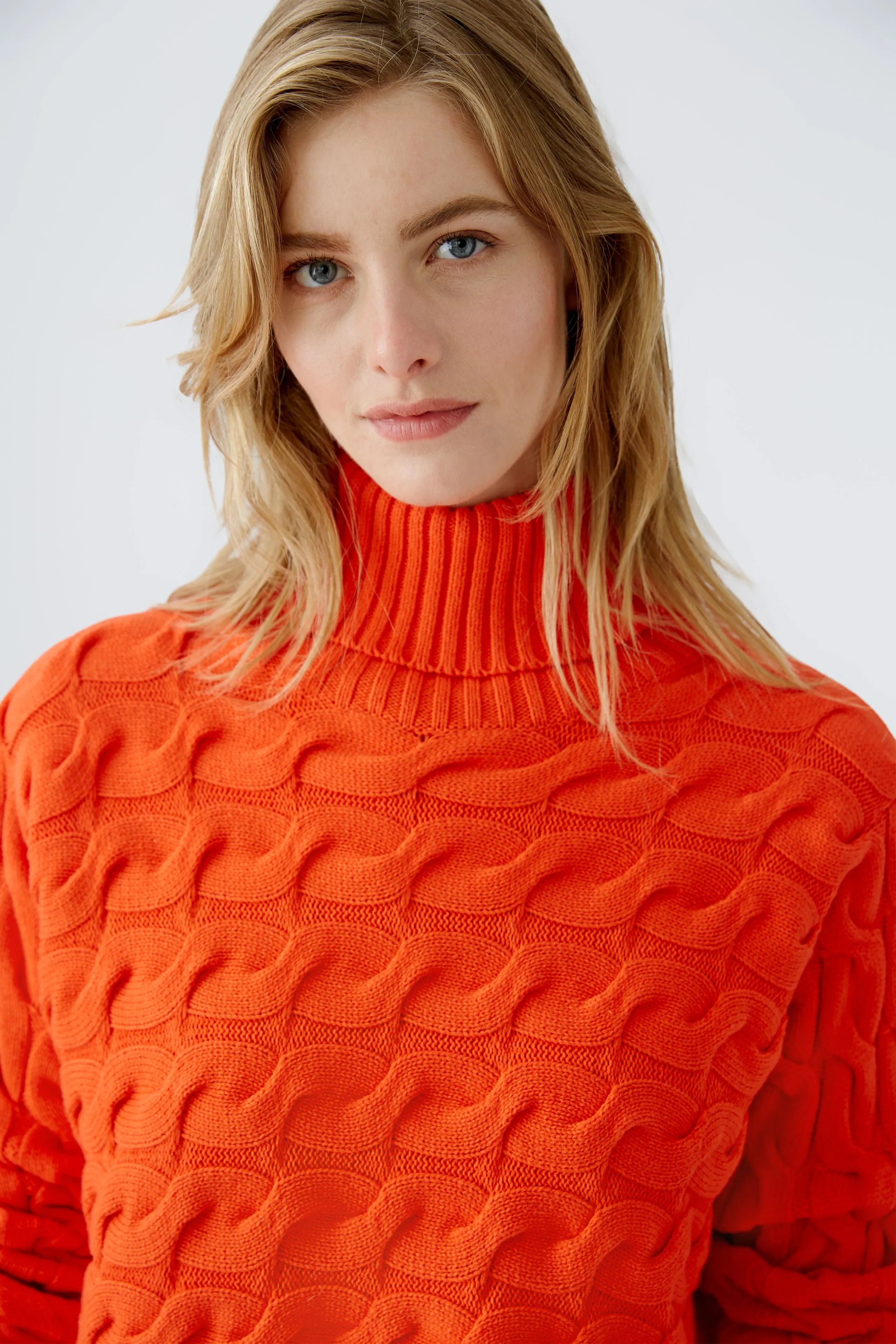 Turtleneck Pullover in Cherry Tomato